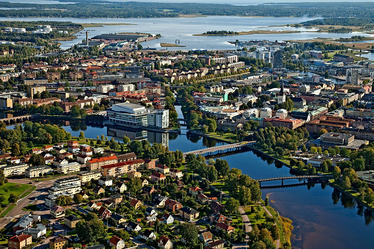 Areal_photo_of_Karlstad.jpg